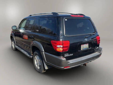 2004 Toyota Sequoia SR5