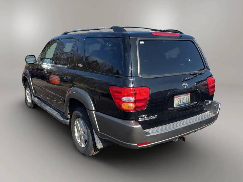 2004 Toyota Sequoia SR5