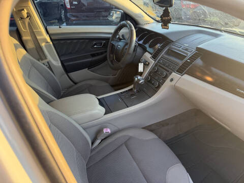 2011 Ford Taurus SEL