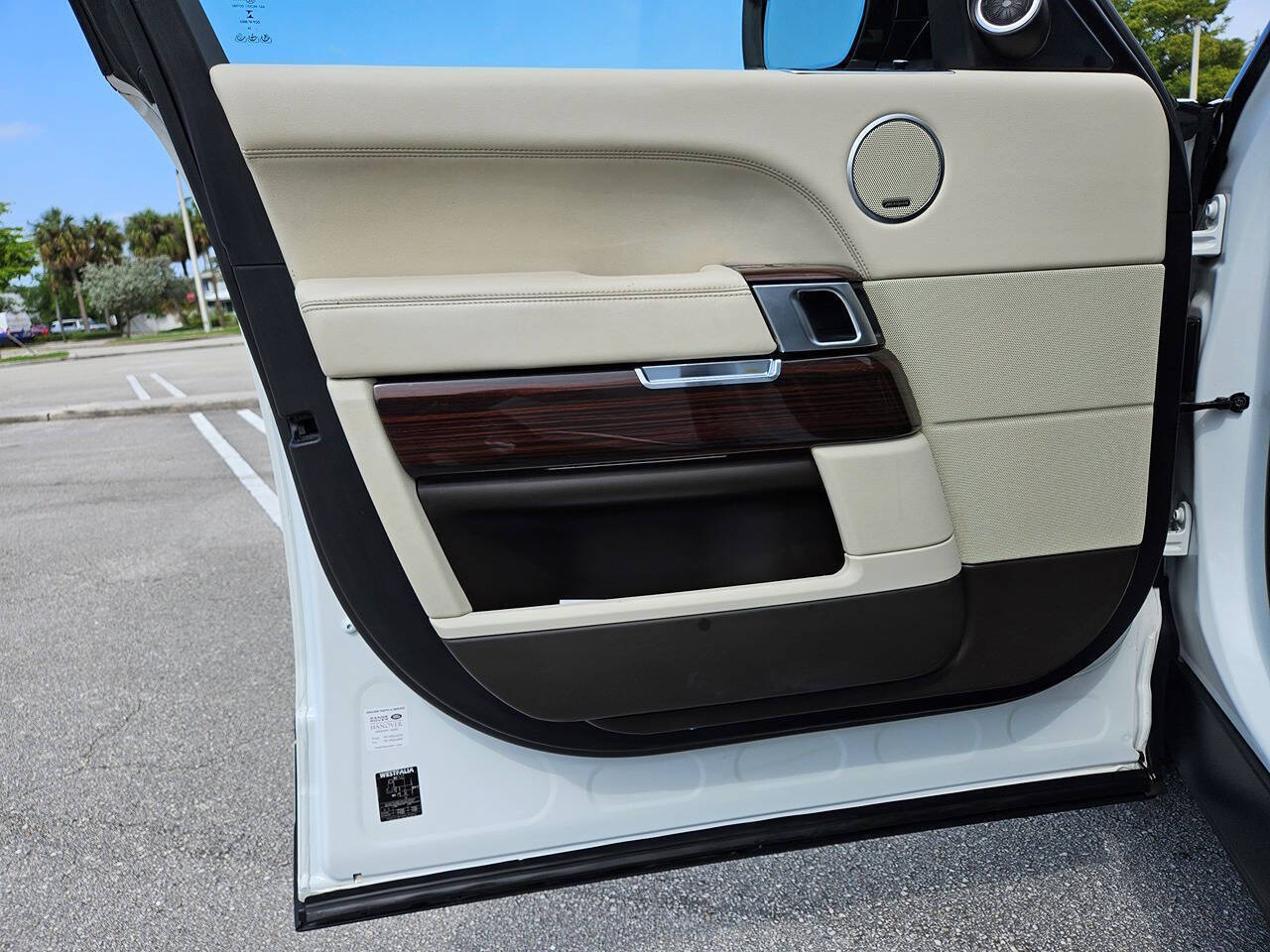 2014 Land Rover Range Rover 25