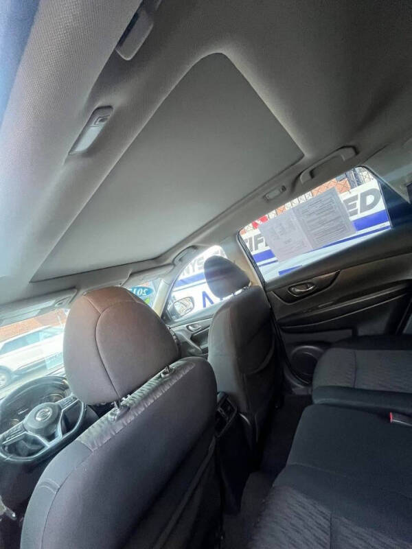 2017 Nissan Rogue SV