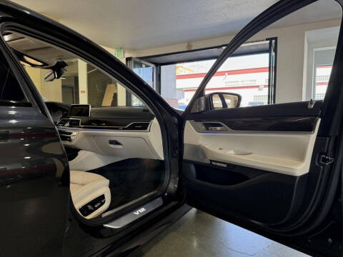 2018 BMW 7 Series M760i xDrive