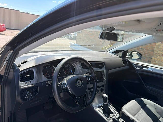 2015 Volkswagen Golf TSI SE
