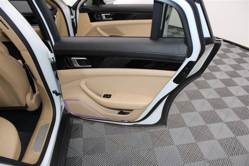 2017 Porsche Panamera