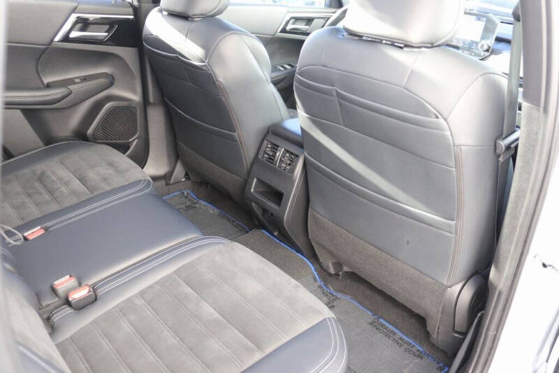 2024 Mitsubishi Outlander PHEV SE