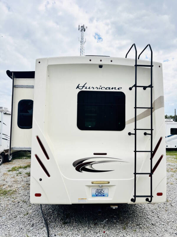 2017 Thor Motor Coach Hurricane 31S