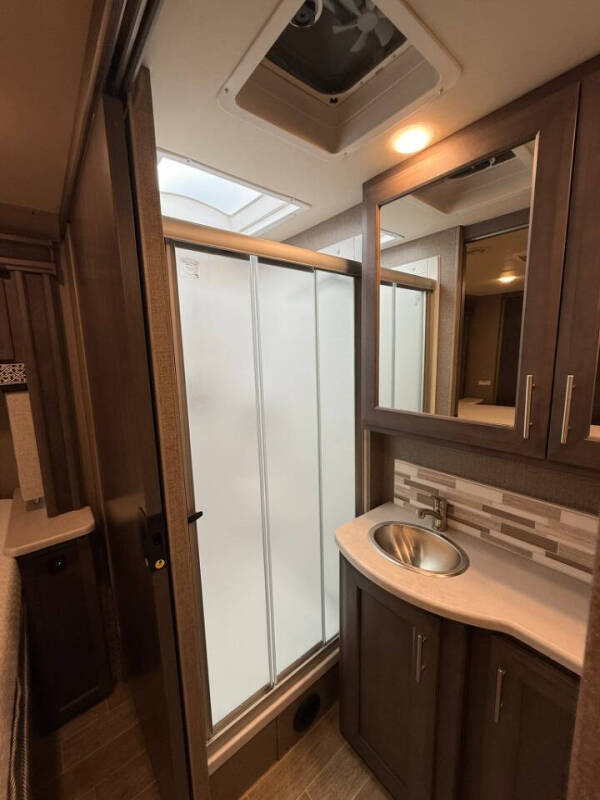 2021 Thor Motor Coach Omni