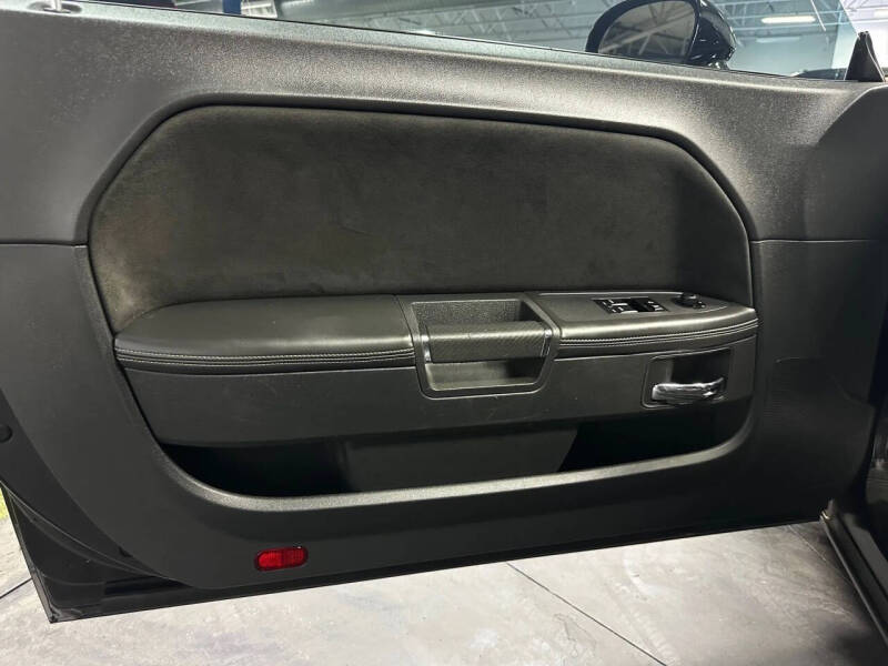 2009 Dodge Challenger SRT8