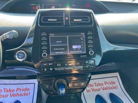 2022 Toyota Prius LE