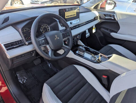 2026 Mitsubishi Outlander SE