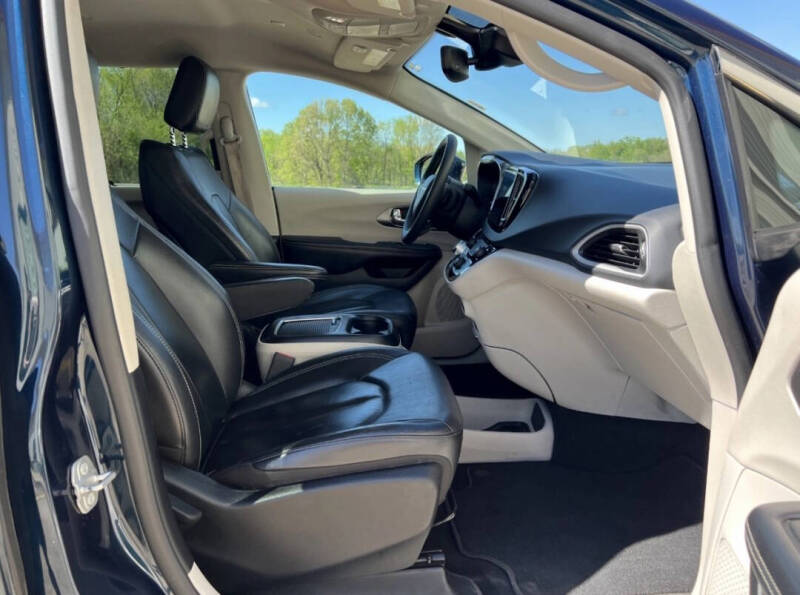 2022 Chrysler Pacifica Touring L