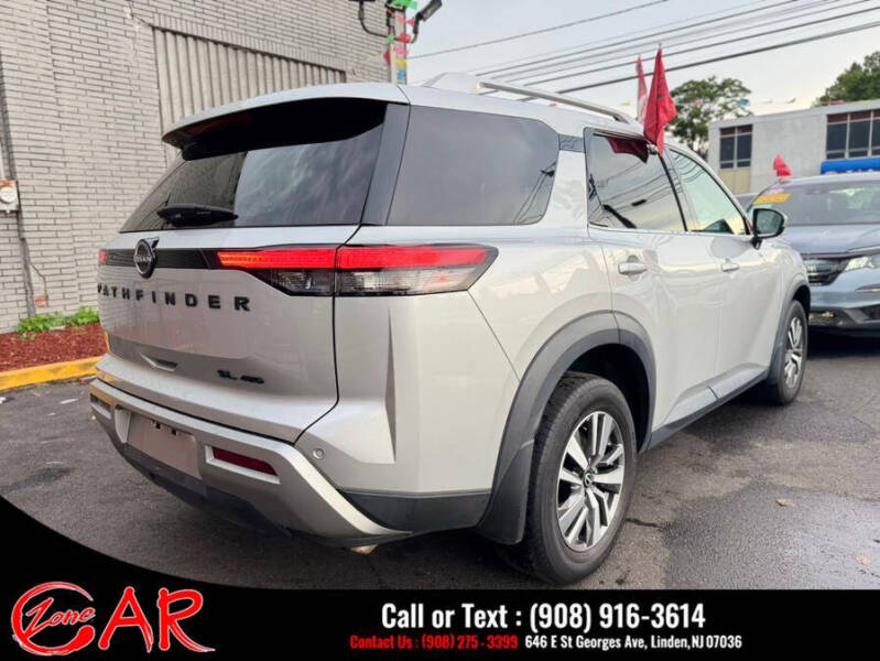 2022 Nissan Pathfinder SL