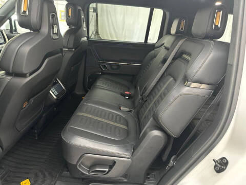 2023 Rivian R1S