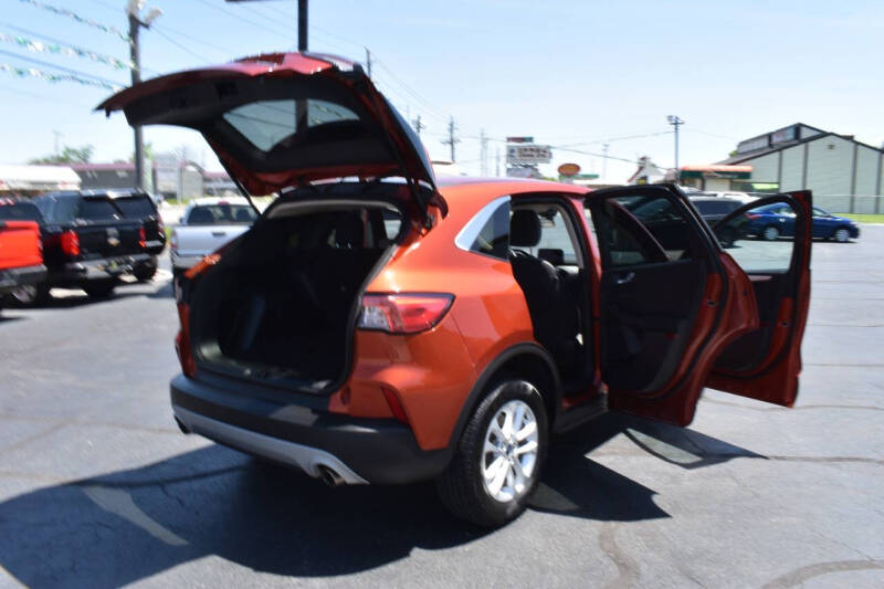2020 Ford Escape SE