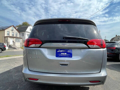 2020 Chrysler Voyager LXi