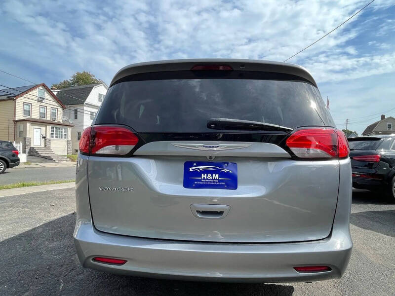 2020 Chrysler Voyager LXi