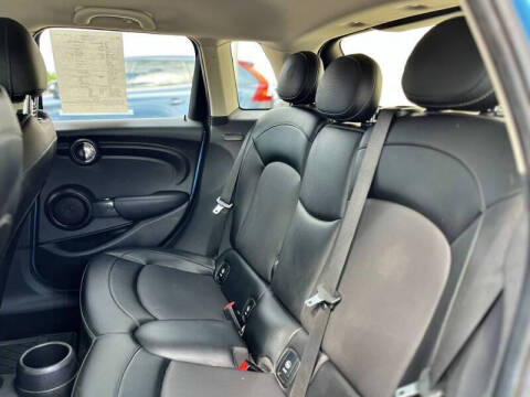 2017 MINI Hardtop 4 Door Cooper