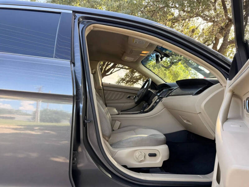 2017 Ford Taurus SEL