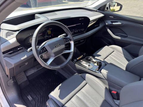 2025 Audi Q6 e-tron quattro Premium Plus