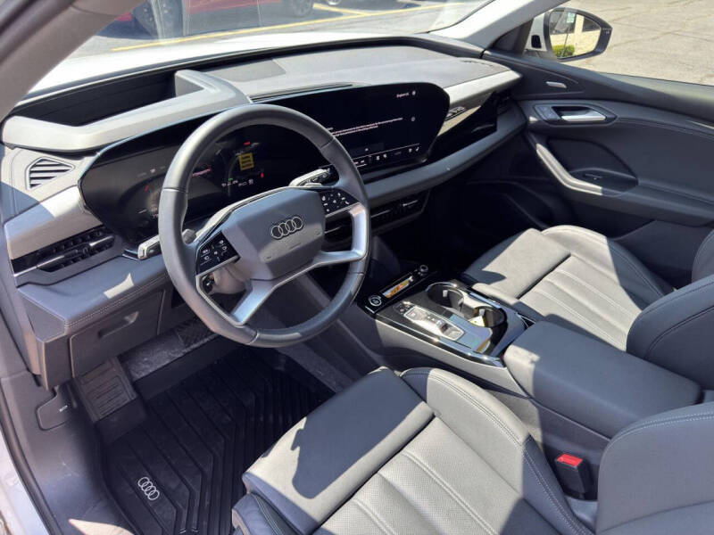 2025 Audi Q6 e-tron quattro Premium Plus