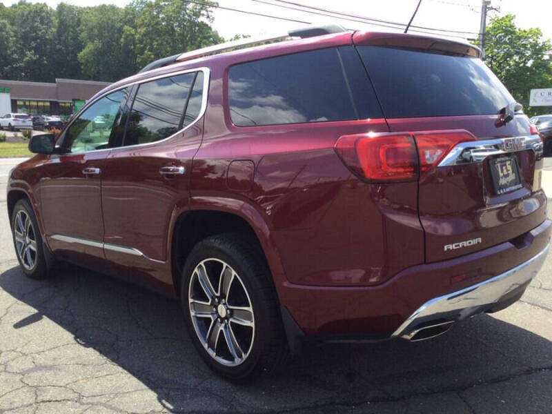 2017 GMC Acadia Denali