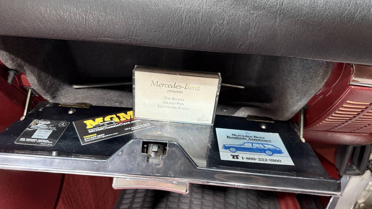 1988 Mercedes-Benz 560-Class 63