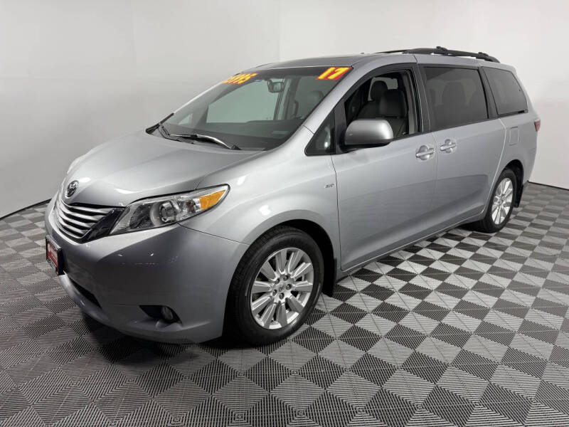 2017 Toyota Sienna XLE Premium 7-Passenger
