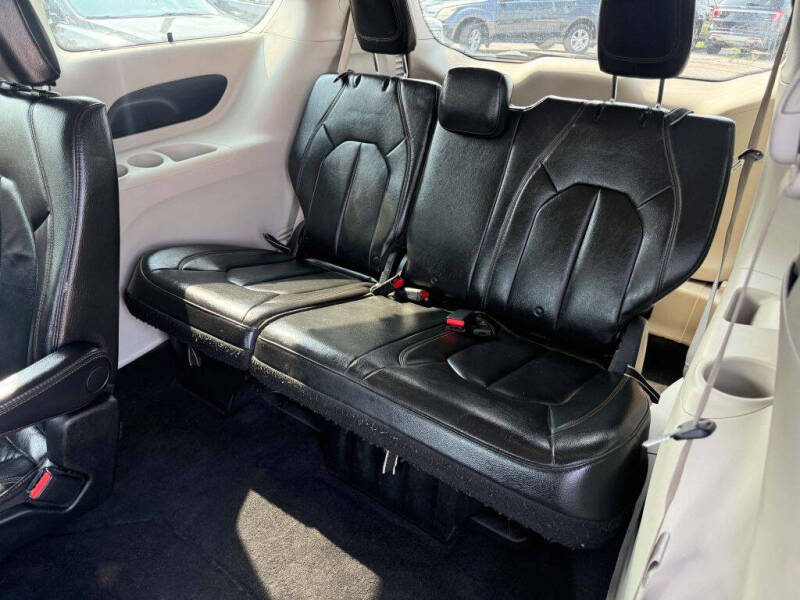 2017 Chrysler Pacifica Touring-L