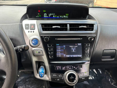2015 Toyota Prius v Three