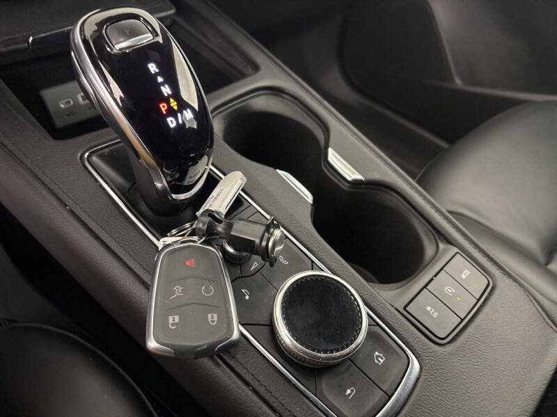 2022 Cadillac XT4 Premium Luxury