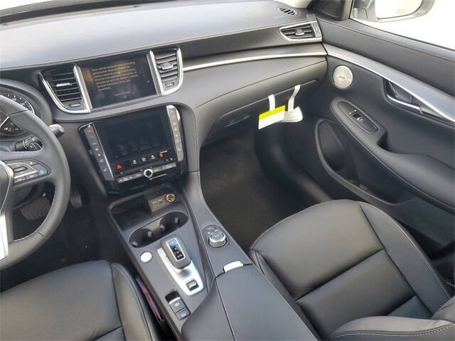 2025 Infiniti QX50 Luxe