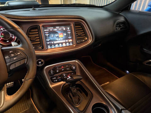 2016 Dodge Challenger 392 HEMI Scat Pack Shaker