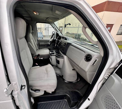 2010 Ford E-Series E-250