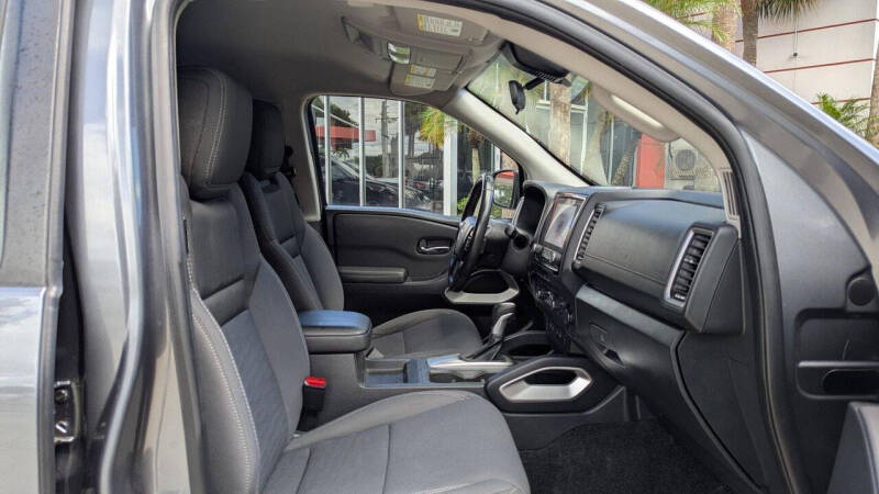 2022 Nissan Frontier SV