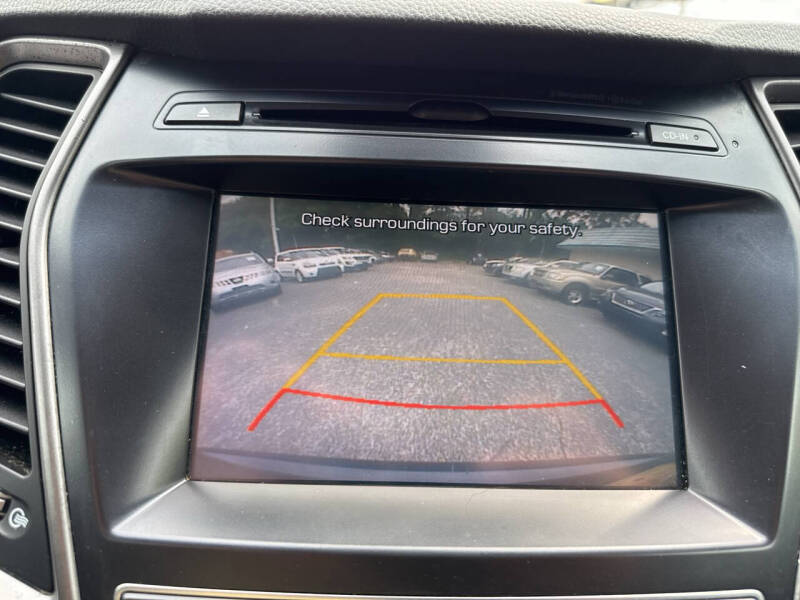 2017 Hyundai Santa Fe SE