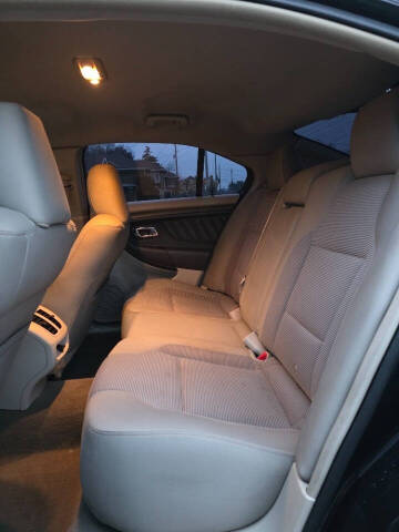 2011 Ford Taurus SEL