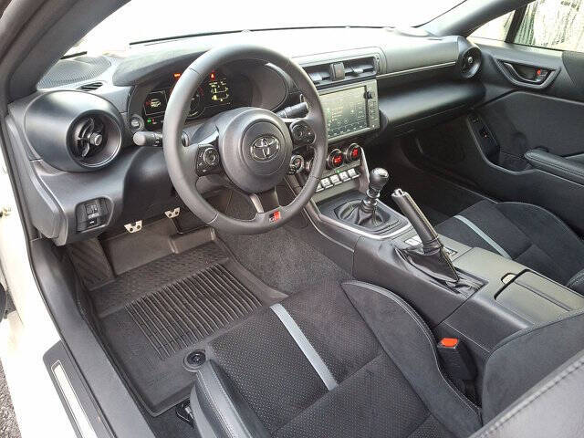 2025 Toyota GR86 Premium