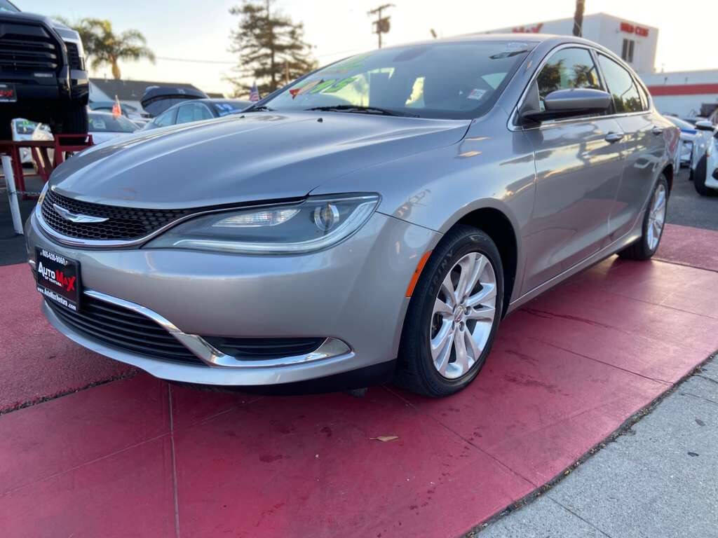 2015 Chrysler 200 Limited's photo