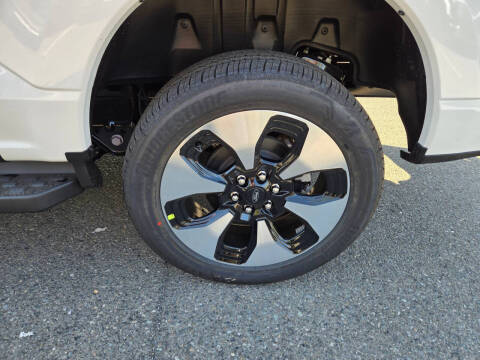 2025 Ford F-150 Lightning Platinum