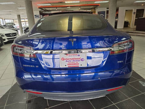 2015 Tesla Model S 70D