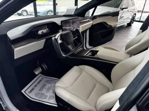2023 Tesla Model X Standard Range