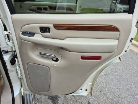 2004 Cadillac Escalade