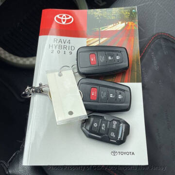 2019 Toyota RAV4 Hybrid XLE