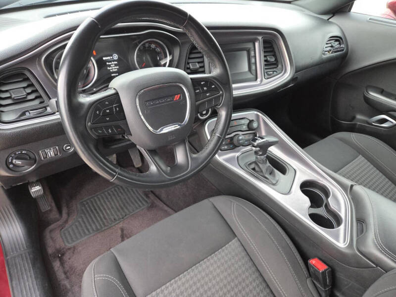 2017 Dodge Challenger SXT