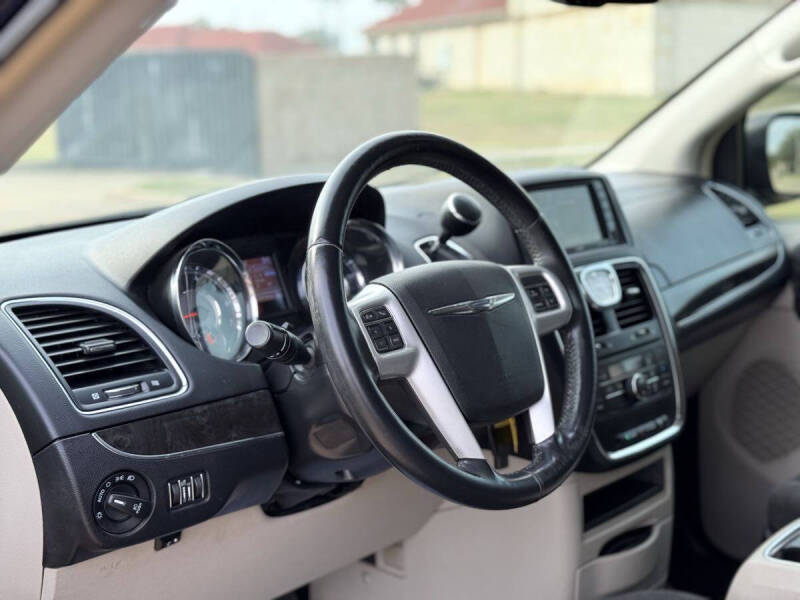 2015 Chrysler Town and Country Touring