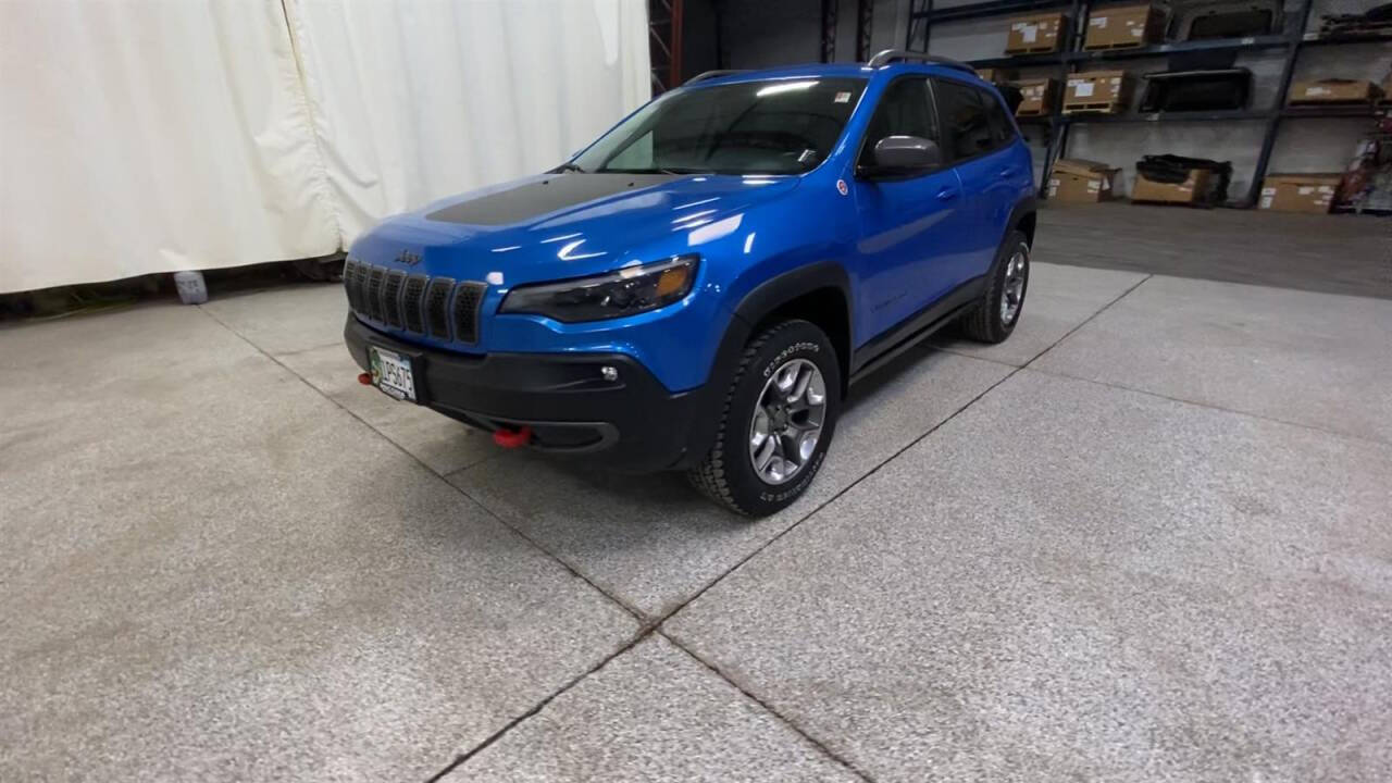 2019 Jeep Cherokee for sale at Victoria Auto Sales in Victoria, MN