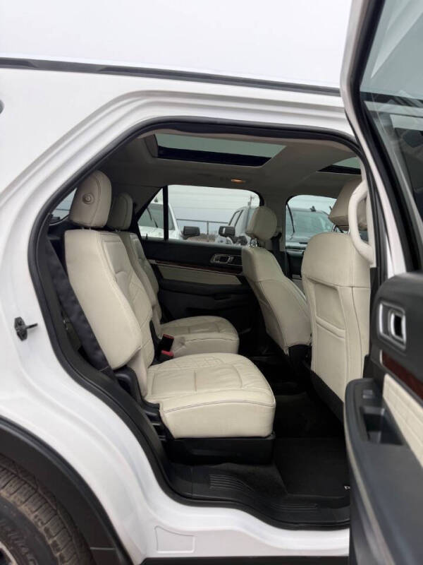 2017 Ford Explorer Platinum