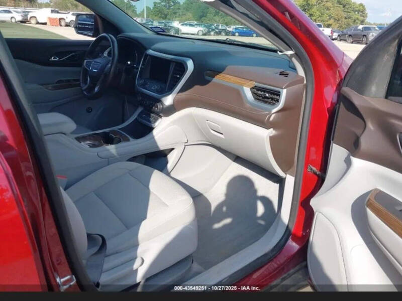 2020 GMC Acadia SLE