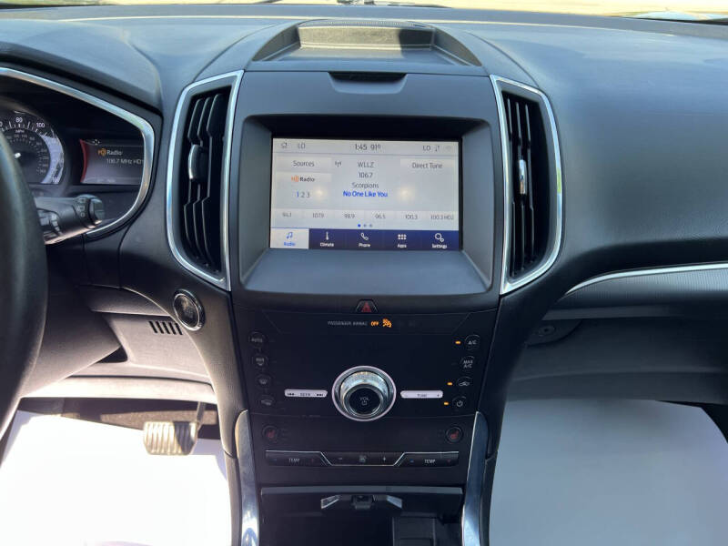 2020 Ford Edge Titanium