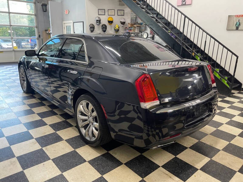 2017 Chrysler 300 C